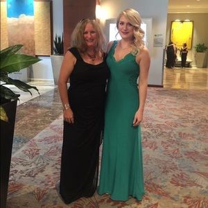 Beautiful backless teal gown with lace trim 👗